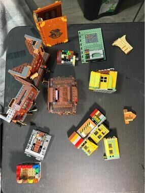 Authentic LEGO Harry Potter 76391 Hogwarts Icons Collector’s Edition-partial lot
